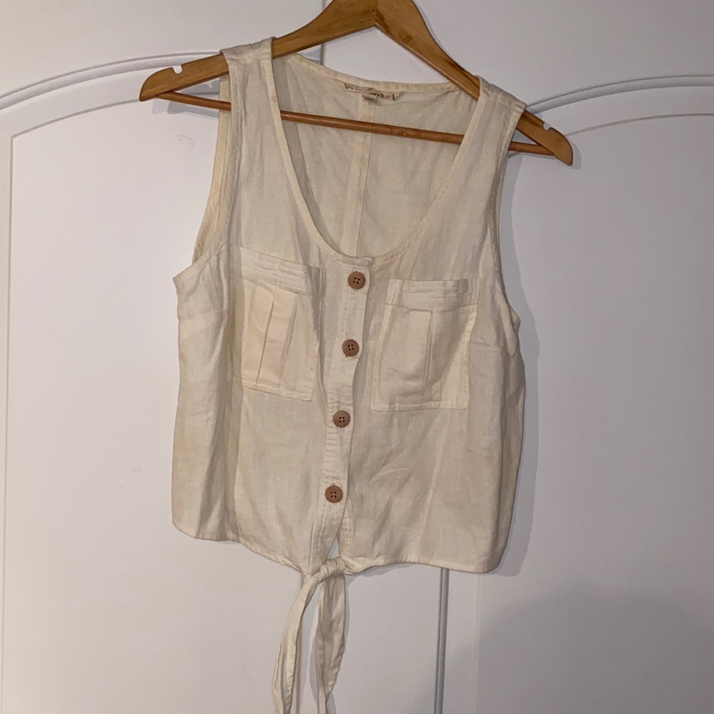 button top - Picture 1 of 2